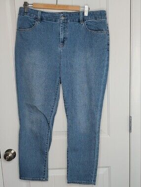 Chico's Light Blue Ankle Crop Jeans Size 2 Ankle (L/12) Women's Denim